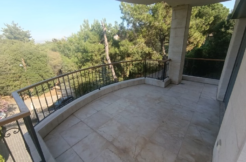 Apartment with Roof for Sale in Broumana