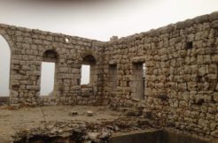 Land and Old House for Sale – Kfarakab