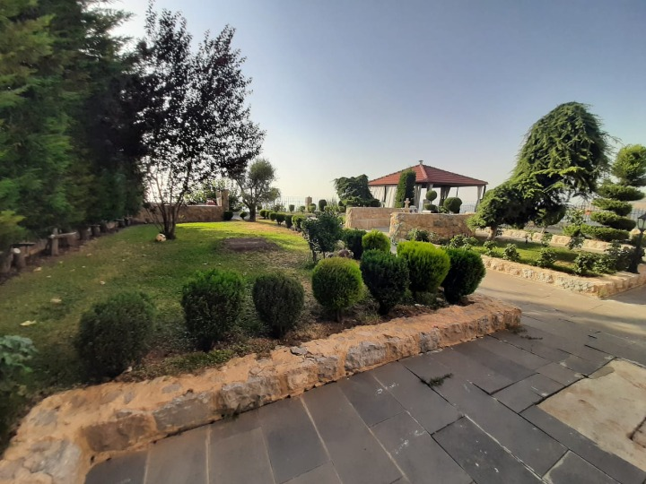 Villa for Sale in Mtein – Zaarour
