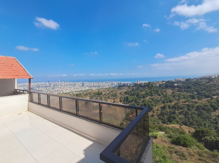 Roof Apartment for Rent in Mansourieh