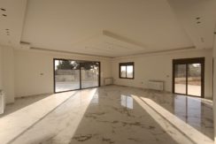 Apartment with Garden for Sale in Baabdat