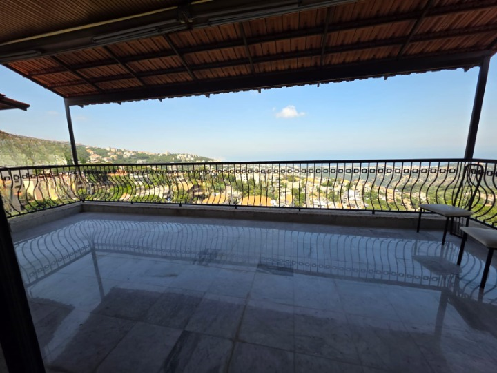 Apartment for Rent in Kornet El Hamra